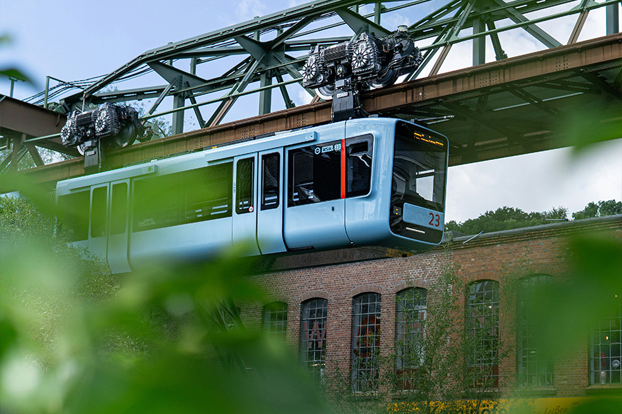 Saxophonist Wuppertal Schwebebahn Wuppertal